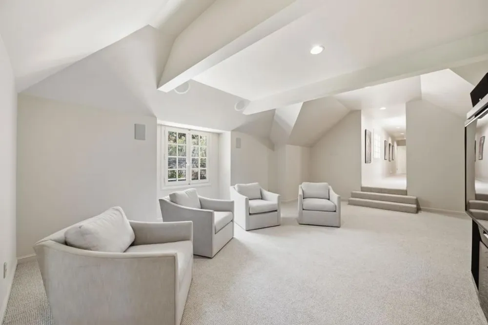 24970 Okeefe Lane Los Altos Hills, CA 94022