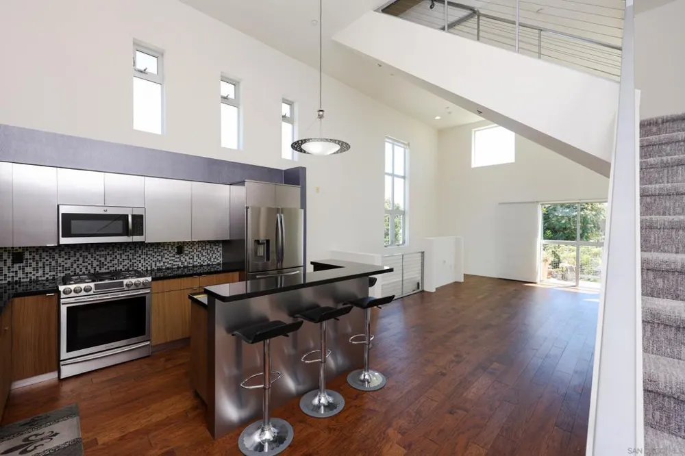 1716 National San Diego, CA 92113