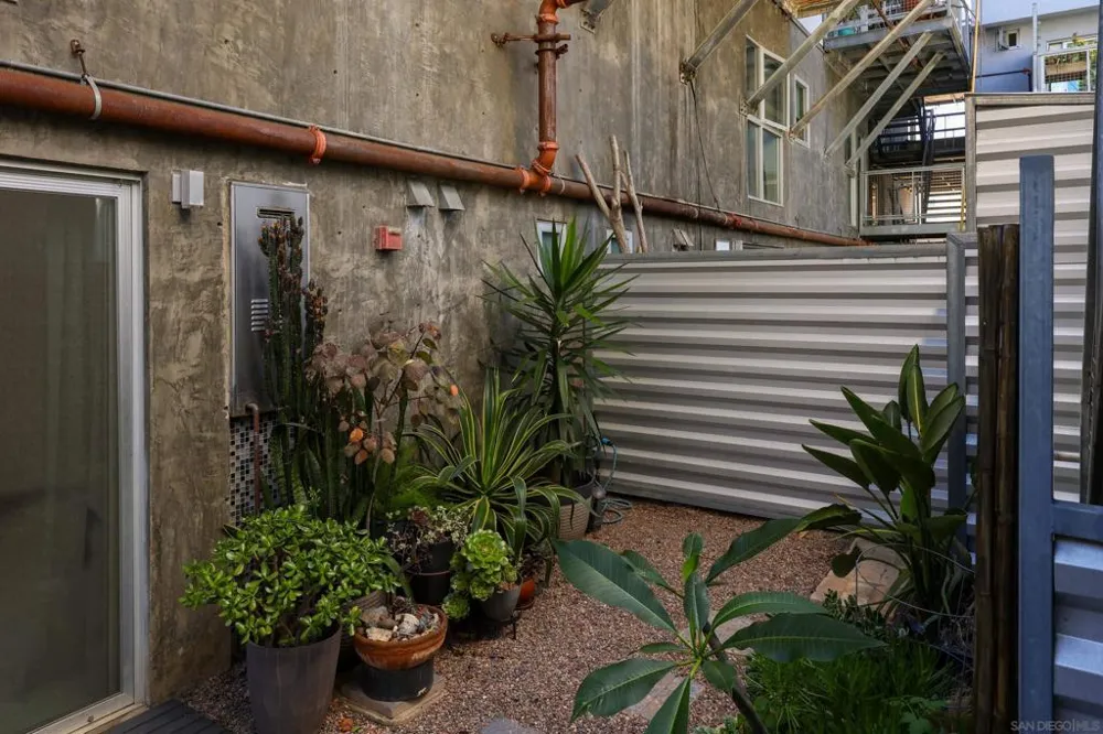 1716 National San Diego, CA 92113