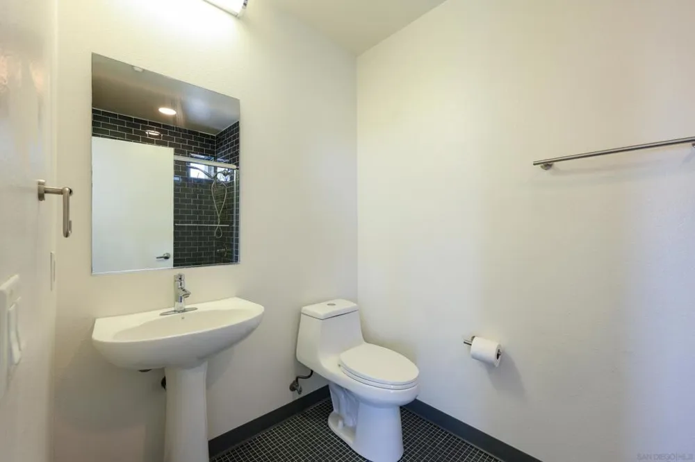 1716 National San Diego, CA 92113