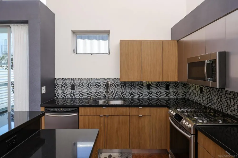 1716 National San Diego, CA 92113
