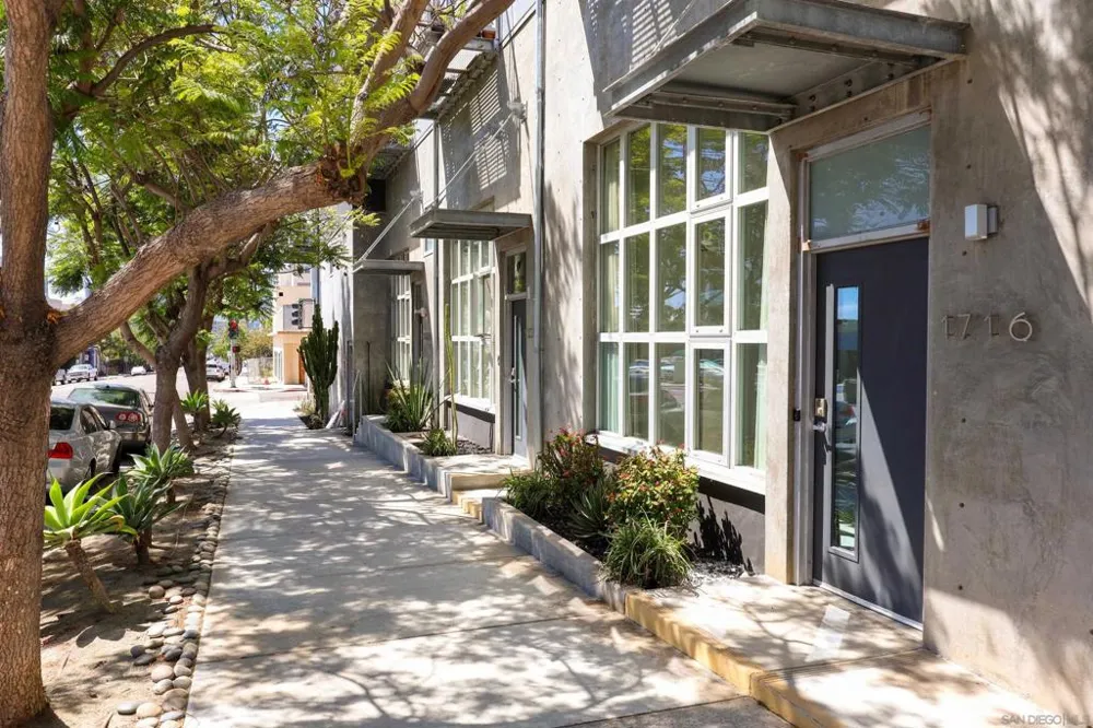 1716 National San Diego, CA 92113