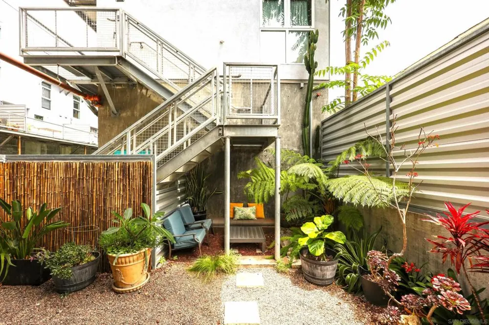 1716 National San Diego, CA 92113
