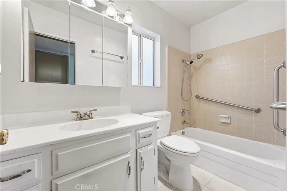 3209 S Pacific Avenue San Pedro, CA 90731