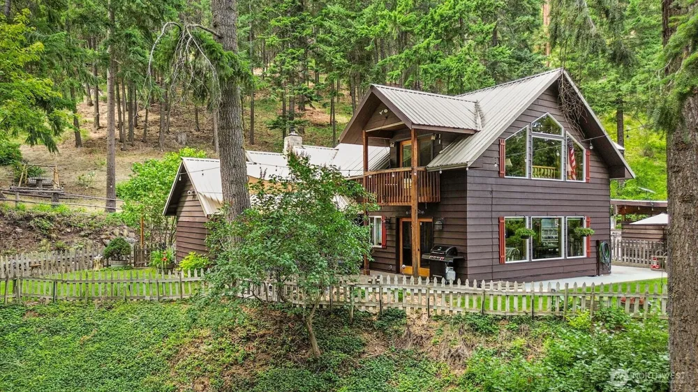 170 Deer Cove Lane Naches, WA 98937