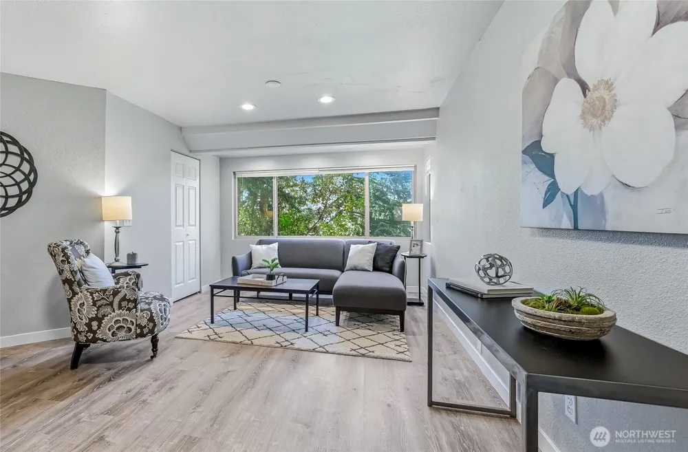 12543 NE 23rd Place #D1 Bellevue, WA 98005