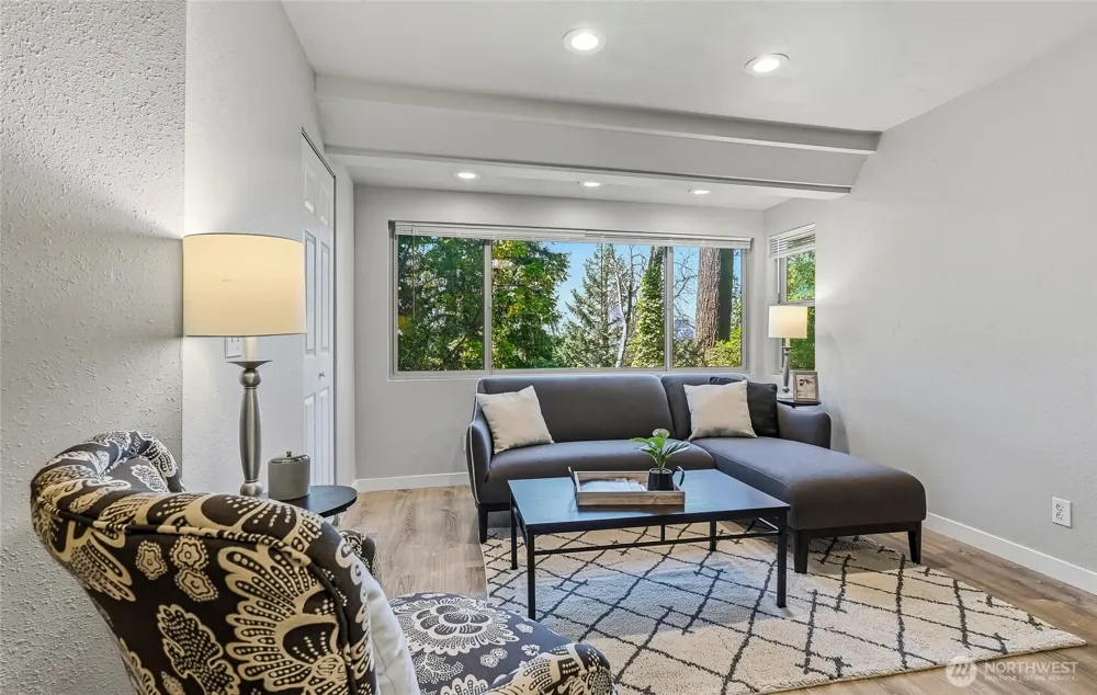 12543 NE 23rd Place #D1 Bellevue, WA 98005