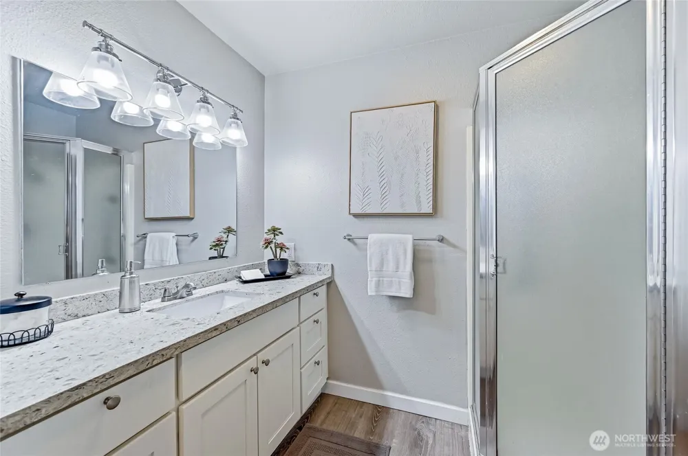 12543 NE 23rd Place #D1 Bellevue, WA 98005