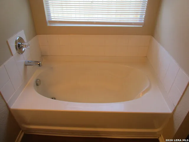 2848 SEASCAPE LN New Braunfels, TX 78130