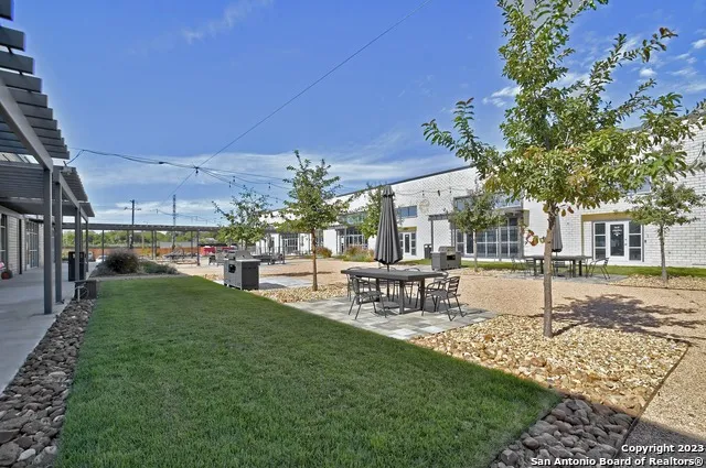 215 Coca Cola Pl Unit 302 San Antonio, TX 78219