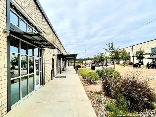 215 Coca Cola Pl Unit 302 San Antonio, TX 78219