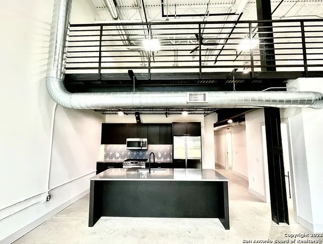 215 Coca Cola Pl Unit 302 San Antonio, TX 78219
