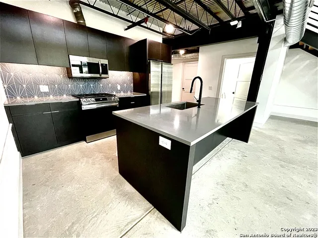 215 Coca Cola Pl Unit 302 San Antonio, TX 78219