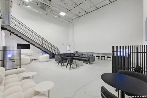 215 Coca Cola Pl Unit 220