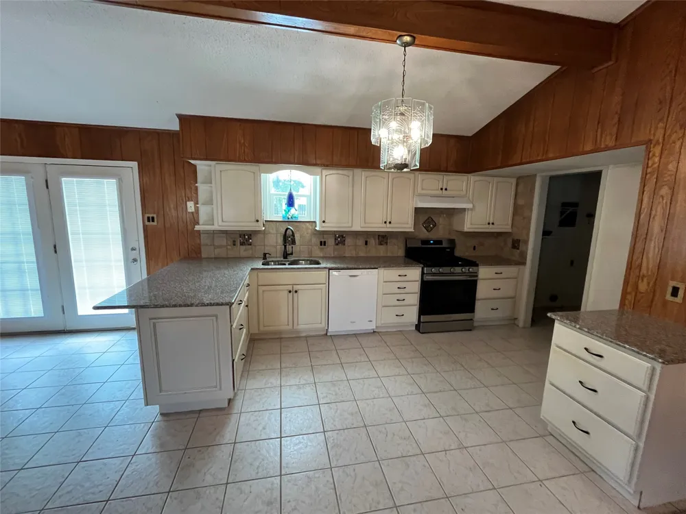 110 Circle Drive Point, TX 75472