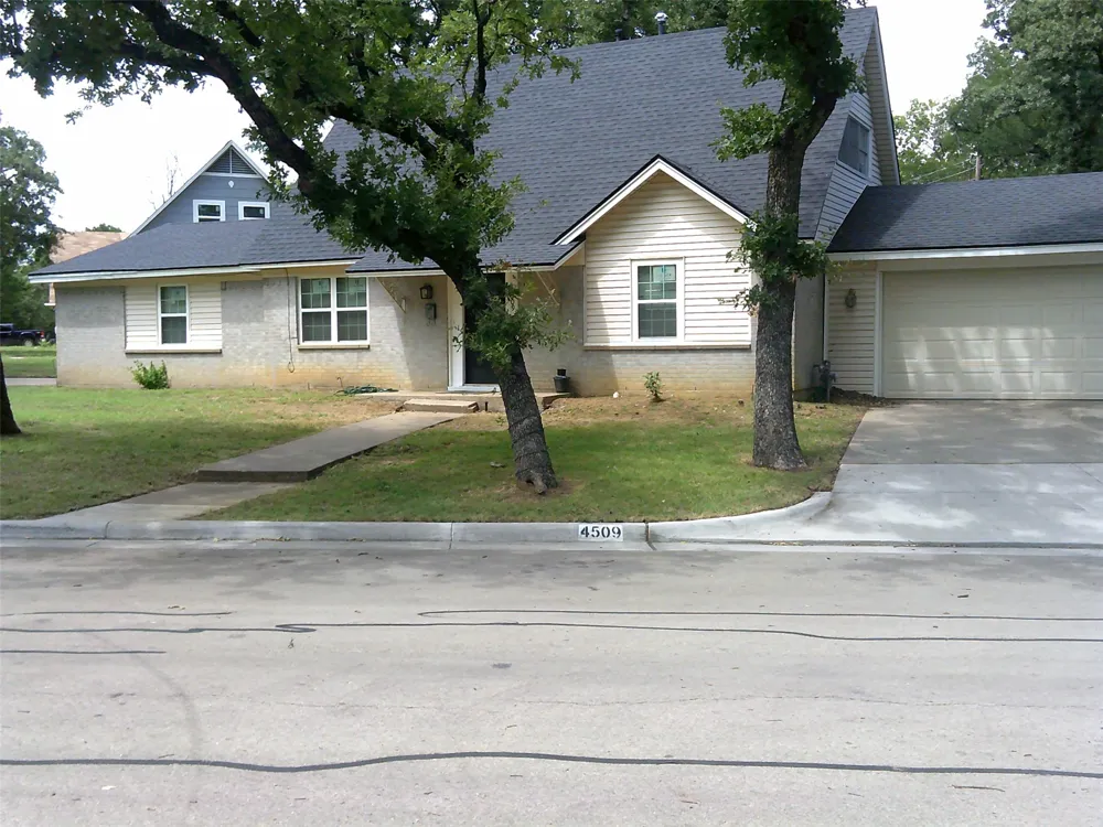 4509 Burke Road Fort Worth, TX 76119