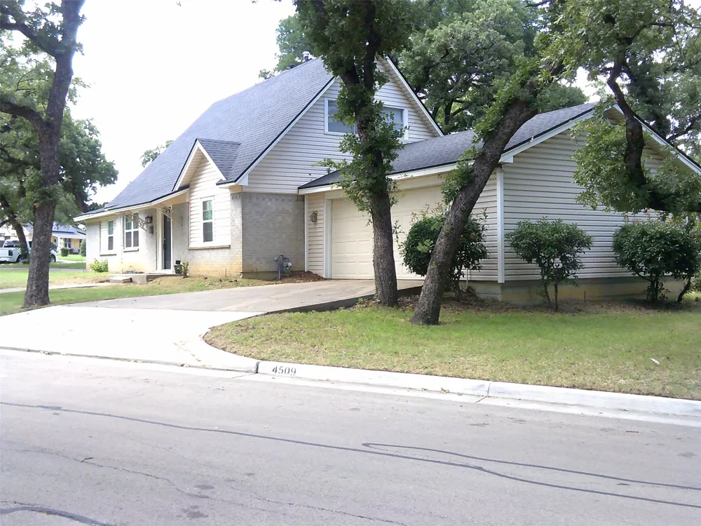 4509 Burke Road Fort Worth, TX 76119