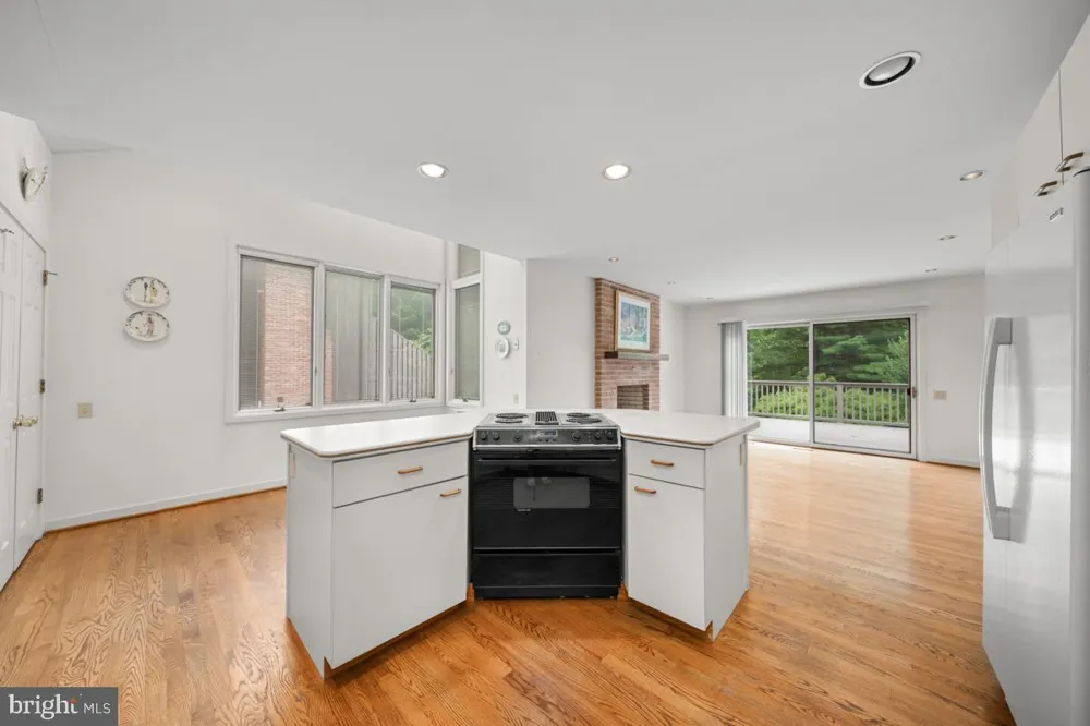 109 DOWNS DRIVE Wilmington, DE 19807