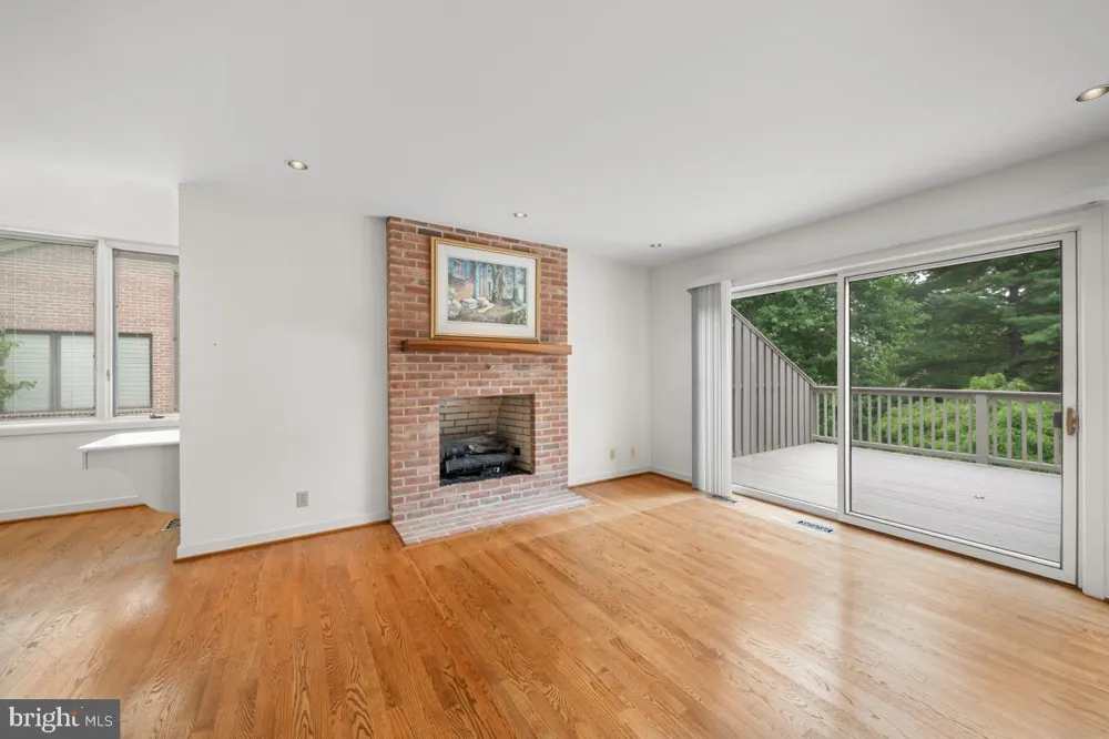 109 DOWNS DRIVE Wilmington, DE 19807