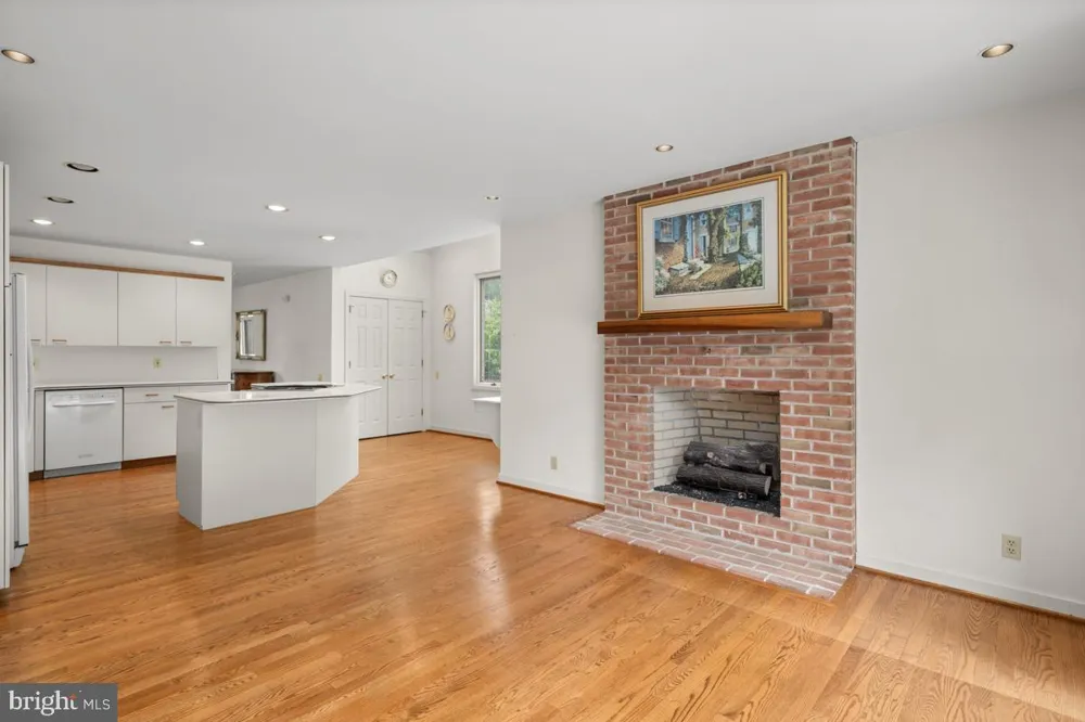 109 DOWNS DRIVE Wilmington, DE 19807