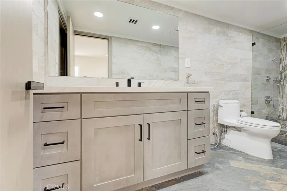 8338 Sale West Hills, CA 91304