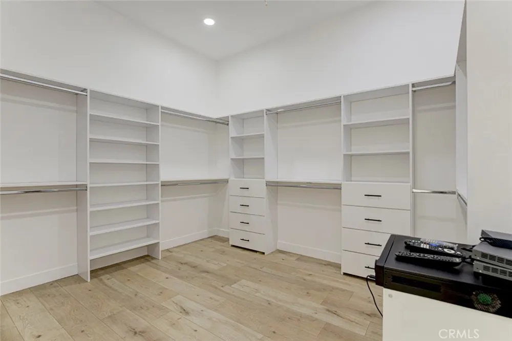 8338 Sale West Hills, CA 91304