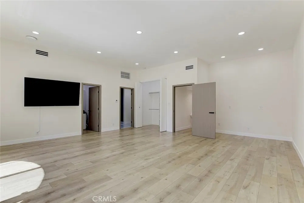 8338 Sale West Hills, CA 91304