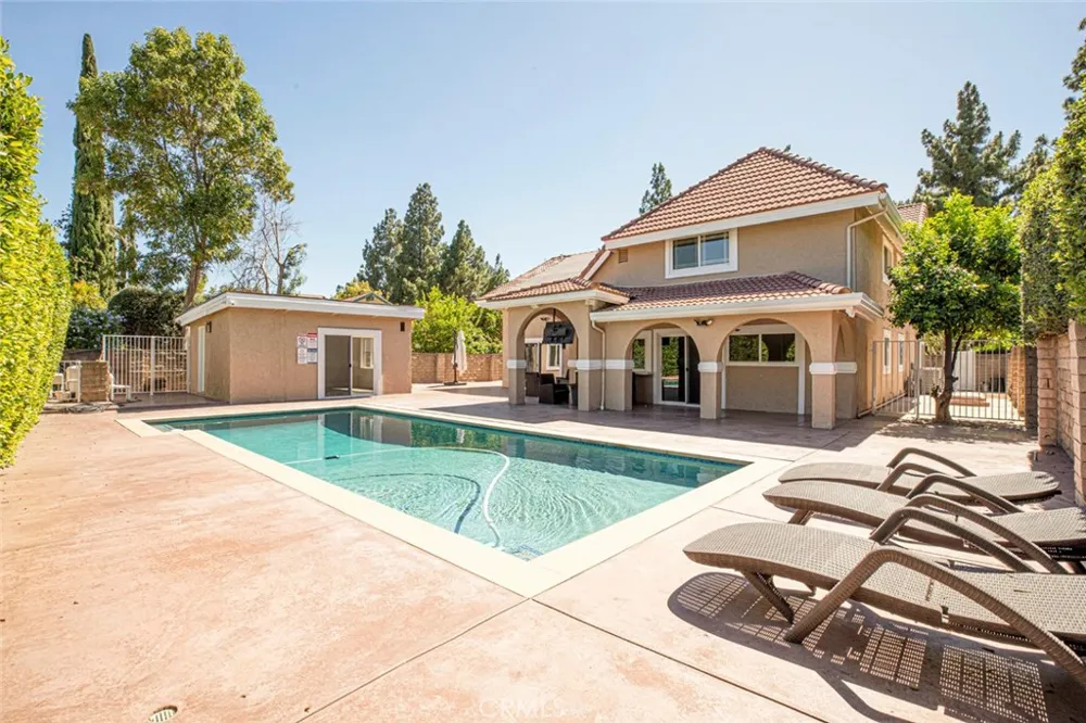 8338 Sale West Hills, CA 91304