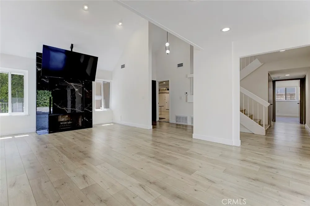 8338 Sale West Hills, CA 91304