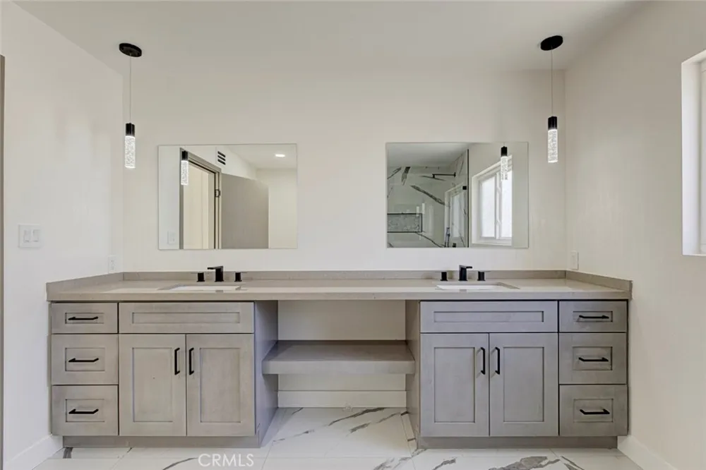 8338 Sale West Hills, CA 91304