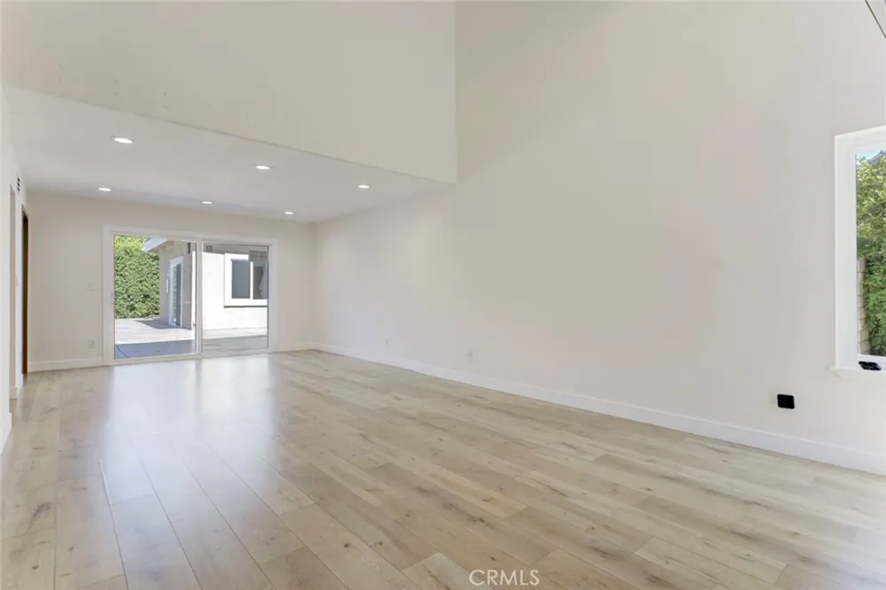 8338 Sale West Hills, CA 91304