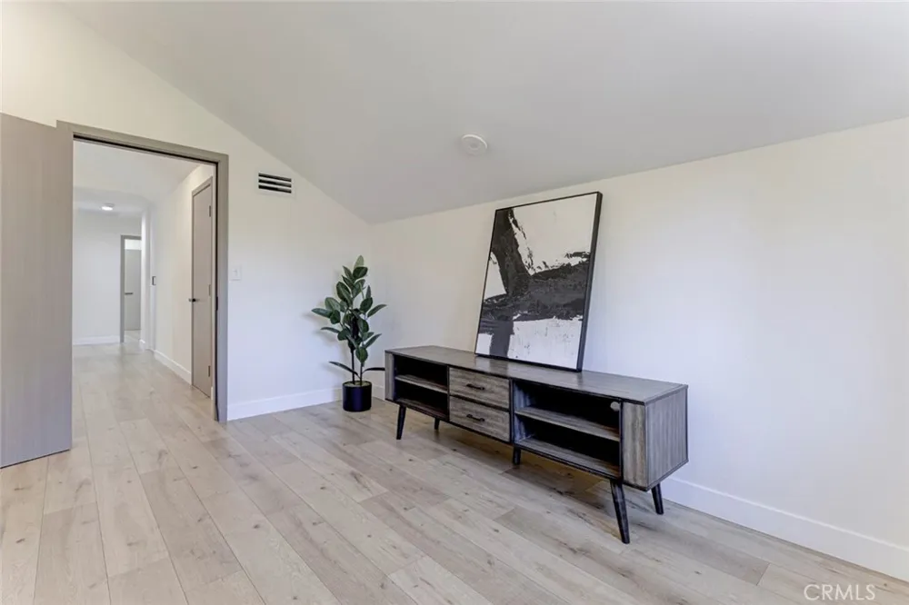 8338 Sale West Hills, CA 91304