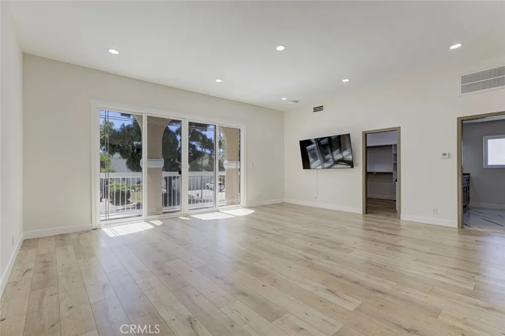 8338 Sale West Hills, CA 91304