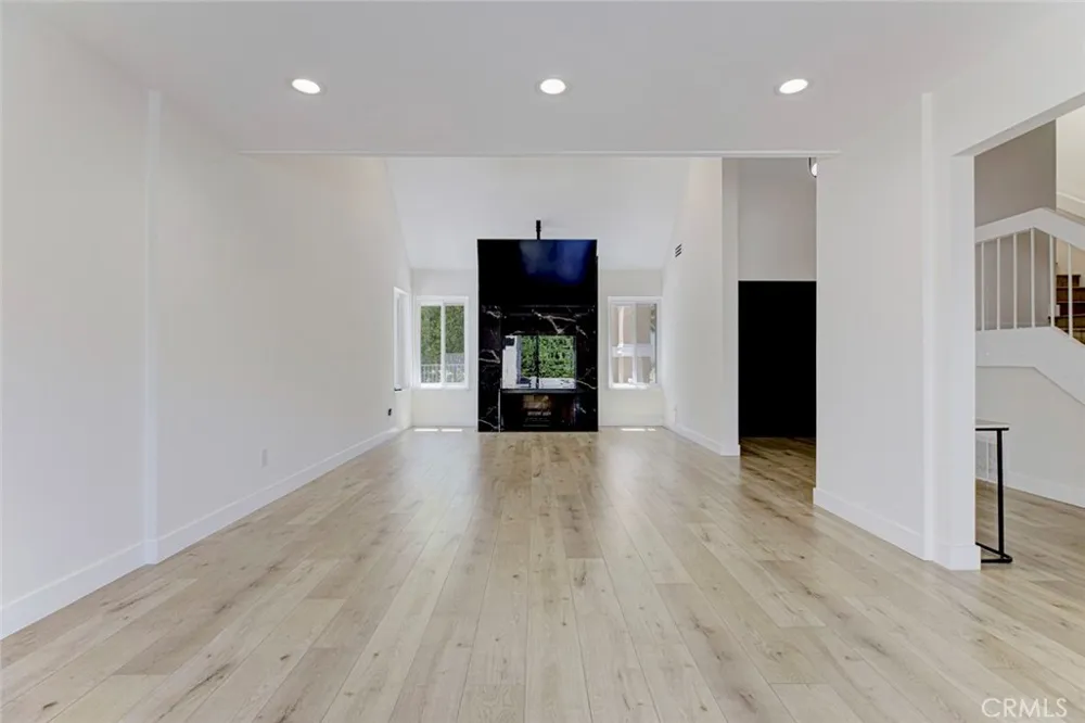 8338 Sale West Hills, CA 91304