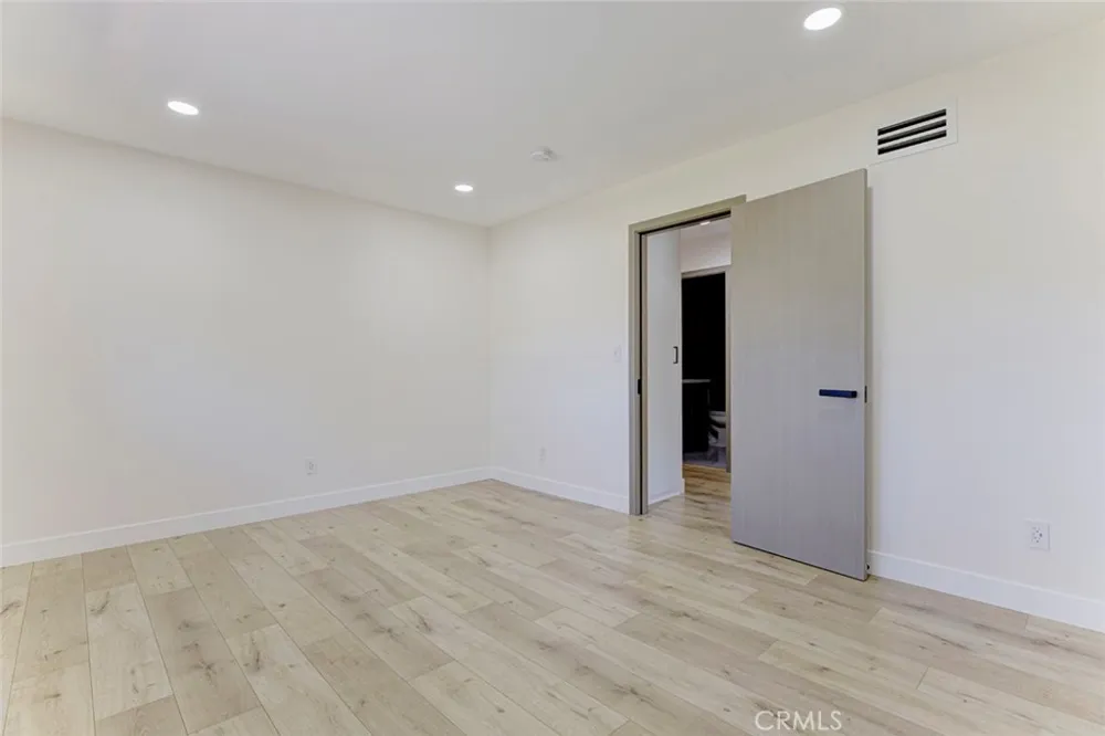 8338 Sale West Hills, CA 91304