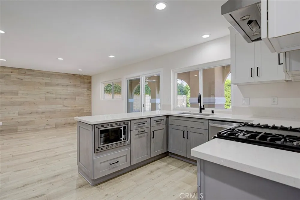 8338 Sale West Hills, CA 91304