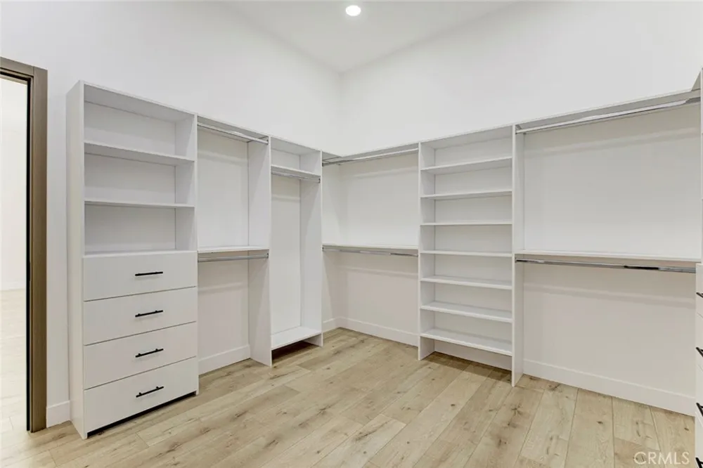 8338 Sale West Hills, CA 91304