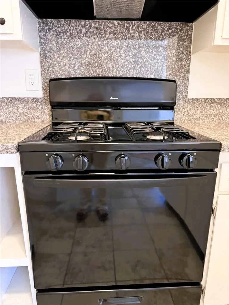 2310 Washington #F Burbank, CA 91504