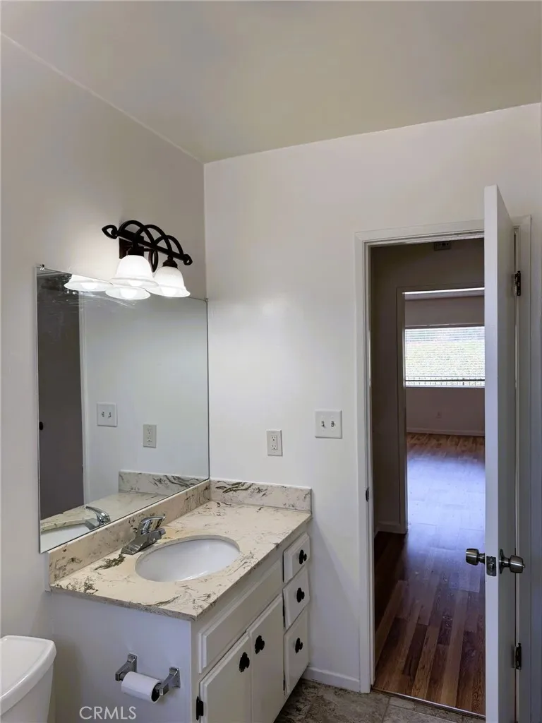 2310 Washington #F Burbank, CA 91504
