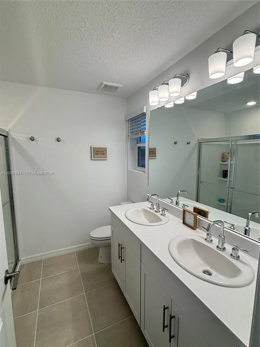 8768 daybreak st Sarasota, FL 34241