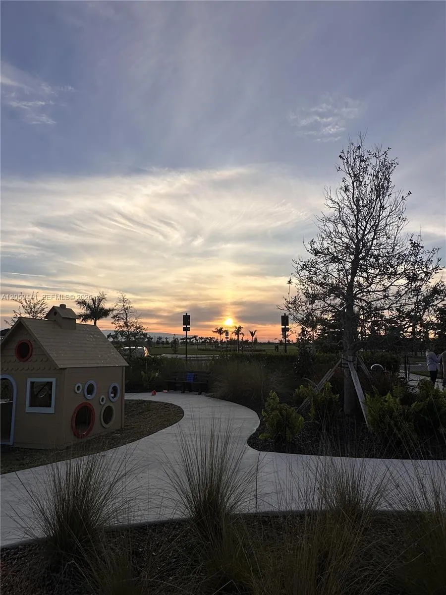 8768 daybreak st Sarasota, FL 34241