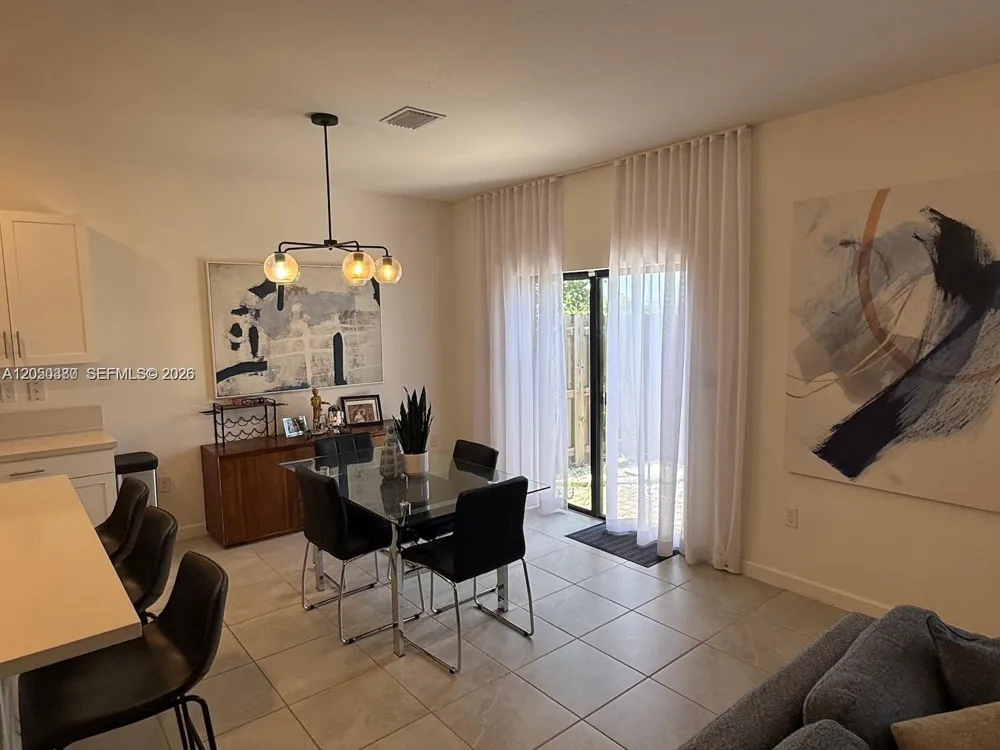 10072 SW 231 st Ln Miami, FL 33190