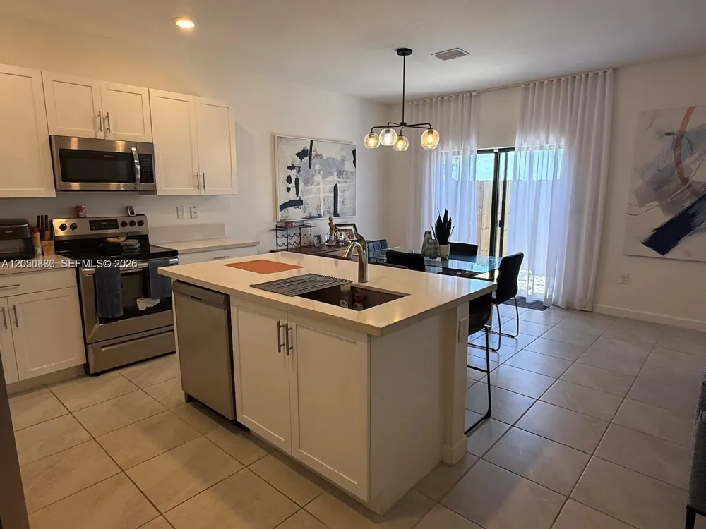 10072 SW 231 st Ln Miami, FL 33190