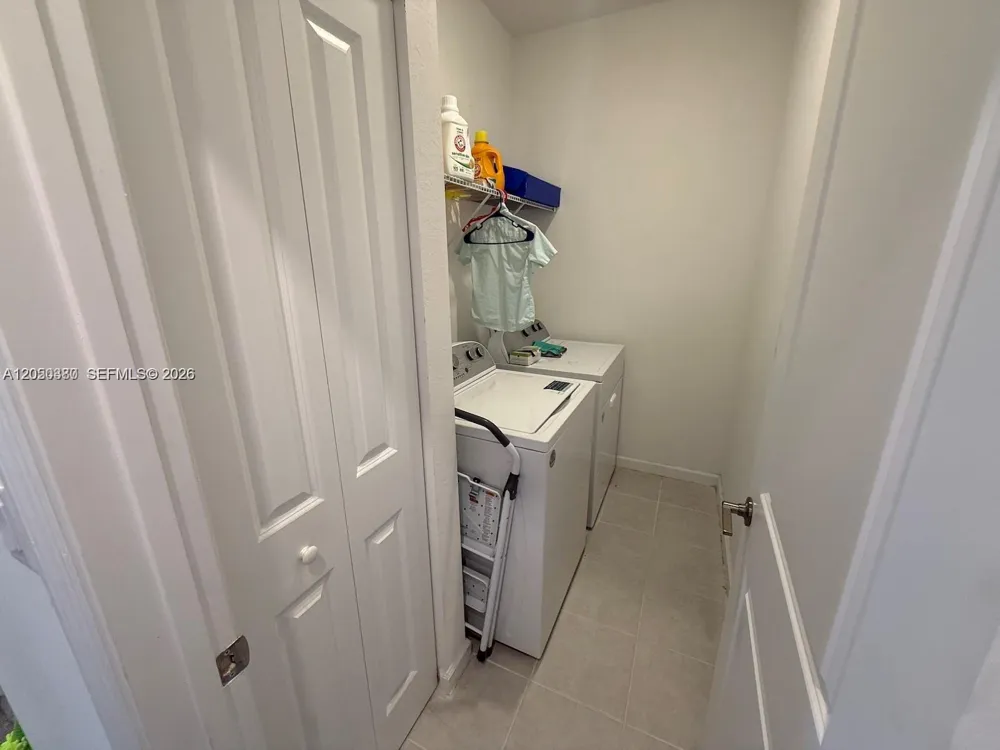 10072 SW 231 st Ln Miami, FL 33190