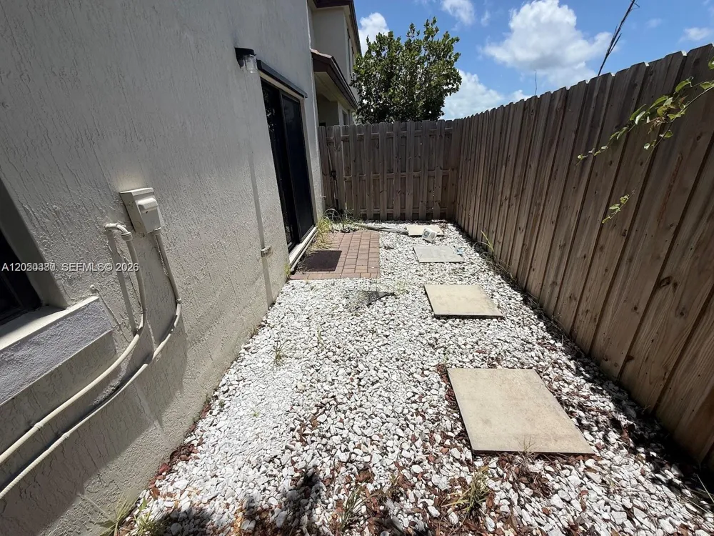 10072 SW 231 st Ln Miami, FL 33190