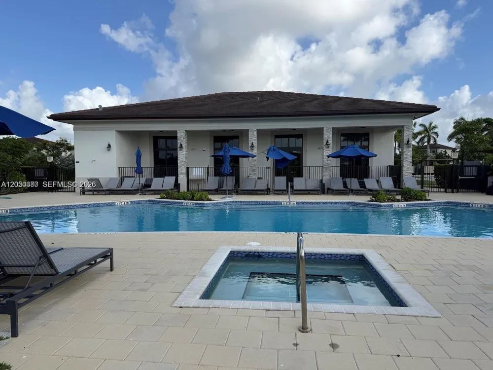 10072 SW 231 st Ln Miami, FL 33190