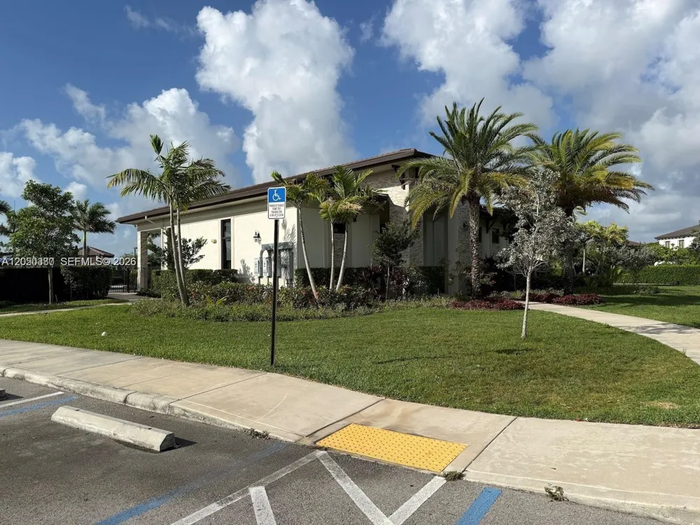 10072 SW 231 st Ln Miami, FL 33190