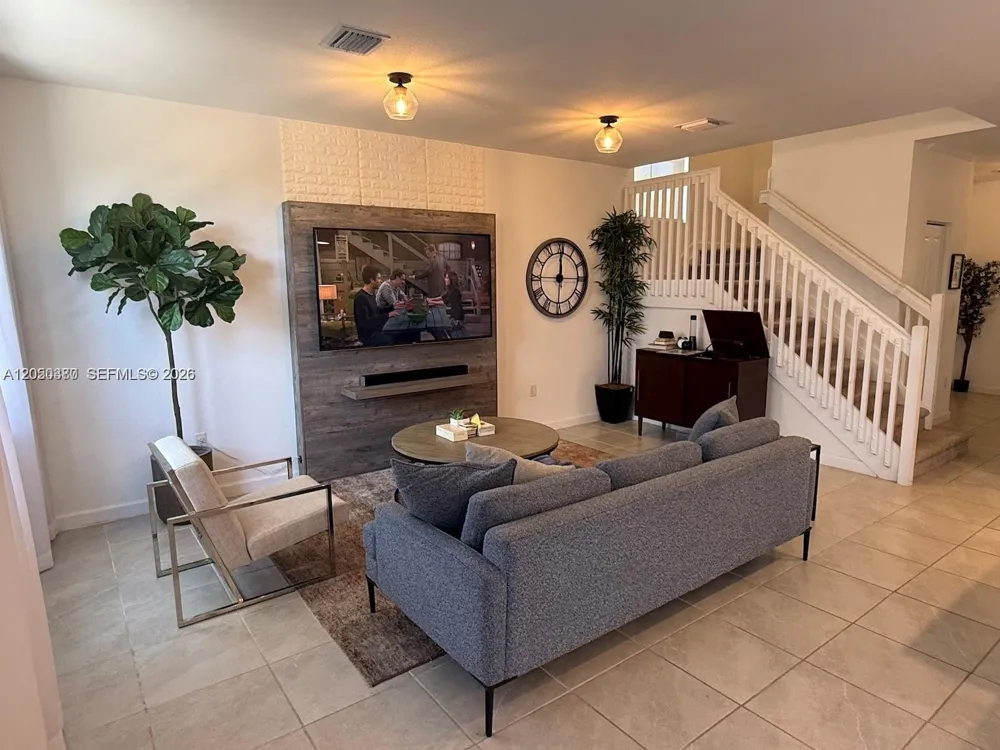 10072 SW 231 st Ln Miami, FL 33190