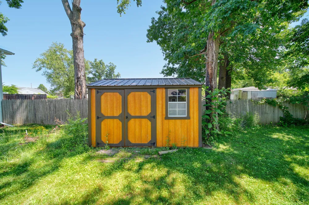 315 Kenneth Street Blackman Charter Township, MI 49203