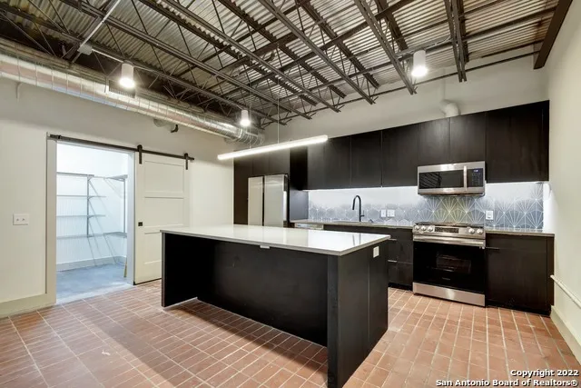215 COCA COLA PL Unit 308 San Antonio, TX 78219